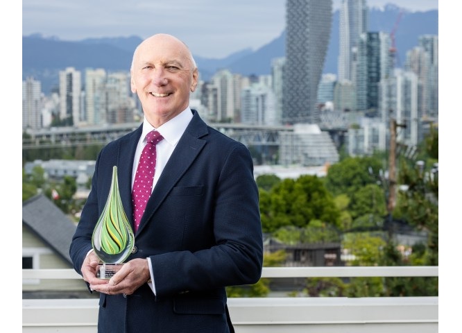 Delta Doctor Honoured for Leadership in Transplant Science