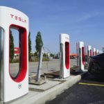 Keep the EV Mandate, Say Canadian Energy Experts