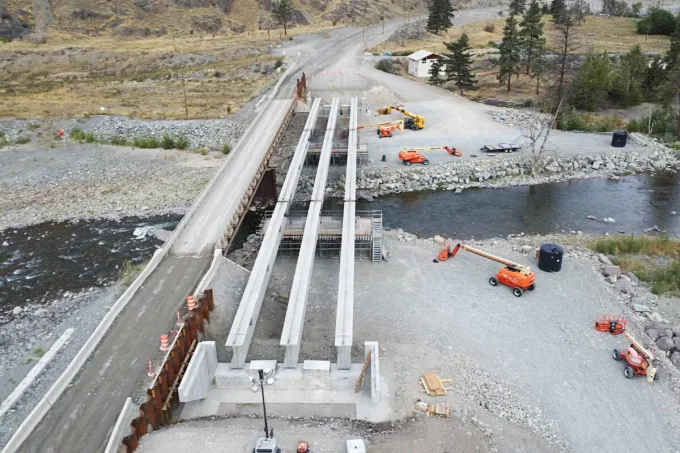 The new permanent bridge on Highway