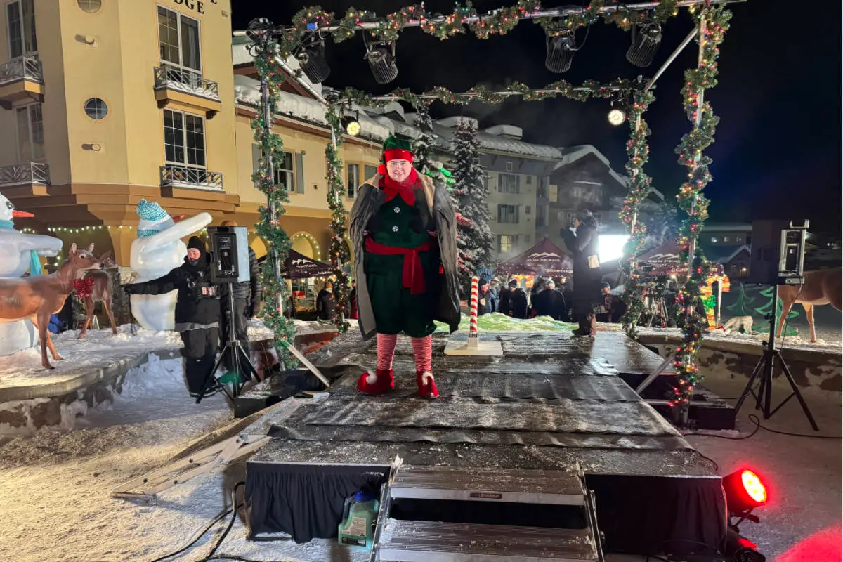 Dominic Fox describes acting in the trending Netflix holiday rom-com