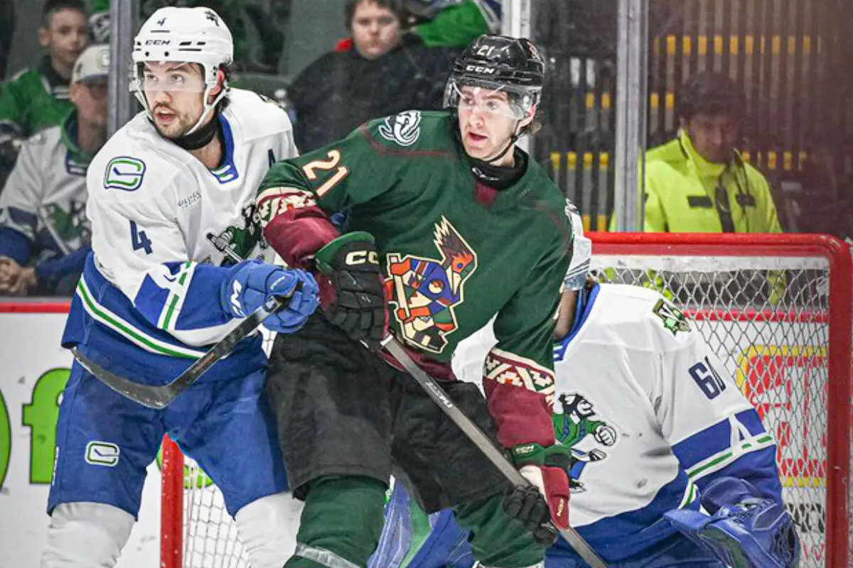 Jett Woo and other returning Abbotsford Canucks