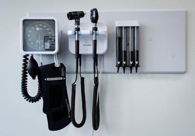 Medical clinic exterior in Vernon, British Columbia representing a doctor losing medical licence after disciplinary ruling.