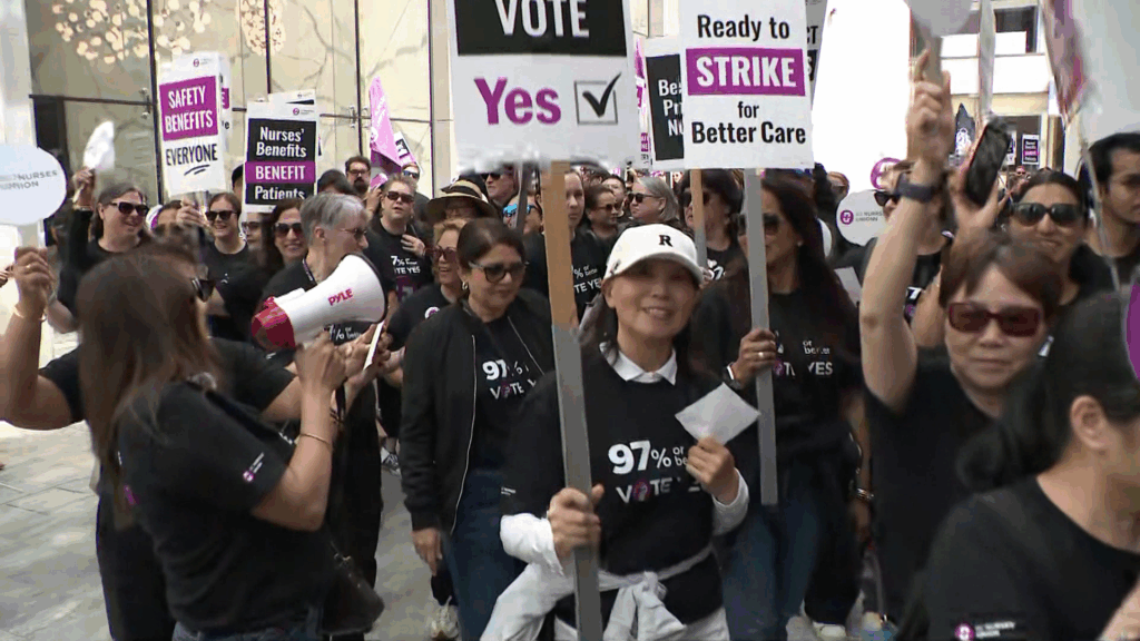 B.C. nurses gathered outside hospital during healthcare negotiations